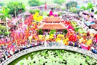 Mỗi năm, lễ hội Phủ Dầy, tỉnh Ninh Bình thu hút lượng lớn du khách.