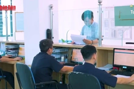 [Video] Bộ Tài chính đề xuất phương án cắt giảm, đơn giản hóa hơn 500 thủ tục hành chính