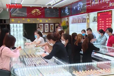 [Video] Giá vàng trong nước tiếp tục tăng mạnh lên 128,2 triệu đồng mỗi lượng