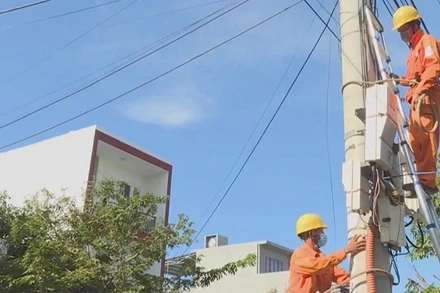 [Video] Nắng nóng đỉnh điểm mùa Hè, dẫn đến sản lượng điện tiêu thụ tiếp tục tăng cao