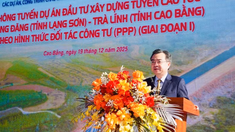 Đồng chí Nguyễn Thanh Nghị, Ủy viên Trung ương Đảng, Trưởng ban Chính sách chiến lược Trung ương, phát biểu tại buổi lễ.