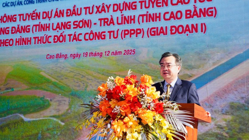 Đồng chí Nguyễn Thanh Nghị, Ủy viên Trung ương Đảng, Trưởng ban Chính sách chiến lược Trung ương, phát biểu tại buổi lễ.