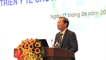 Chủ tịch Ủy ban nhân dân Thành phố Hồ Chí Minh Phan Văn Mãi phát biểu tại hội nghị.
