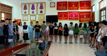 Các đối tượng sử dụng ma túy tại cơ quan Công an