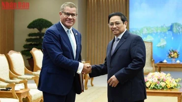 [Ảnh] Thủ tướng Phạm Minh Chính tiếp Chủ tịch COP 26 Alok Kumar Sharma