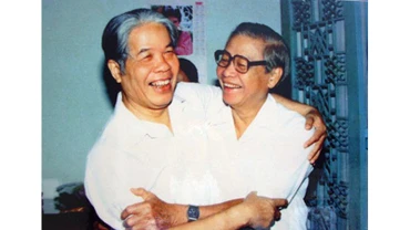 Cố Tổng Bí thư Đỗ Mười (trái) và cố Thủ tướng Võ Văn Kiệt. Ảnh tư liệu (Nguồn: VNE)