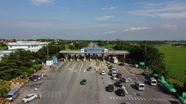 Nhiều phương tiện gặp lỗi khi qua trạm thu phí không dừng