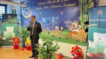 Cơm Việt Nam trên bàn ăn của người Pháp