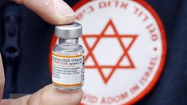 Vaccine phòng Covid-19 cho trẻ em của hãng dược Pfizer-BioNtech. (Ảnh: AFP/TTXVN)