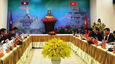 Quang cảnh buổi Lễ Ký kết Bản ghi nhớ hợp tác giữa tỉnh Kon Tum (Việt Nam) và Salavan (Lào).