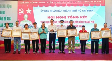 Phấn đấu giảm 0,38 tỷ lệ hộ nghèo