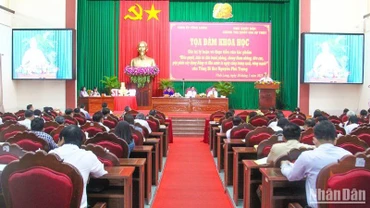 Quang cảnh buổi tọa đàm sáng 30/3. (Ảnh: BÁ DŨNG) 