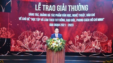 Đồng chí Nguyễn Trọng Nghĩa, Bí thư Trung ương Đảng, Trưởng Ban Tuyên giáo Trung ương phát động Giải thưởng giai đoạn 2023-2025. 