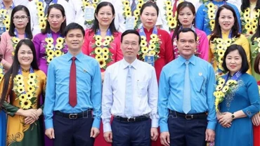 Chủ tịch nước Võ Văn Thưởng và các đại biểu. (Ảnh: TTXVN