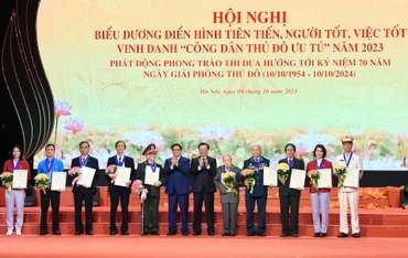 [Ảnh] Thủ tướng Phạm Minh Chính dự hội nghị vinh danh “Công dân Thủ đô ưu tú” năm 2023 