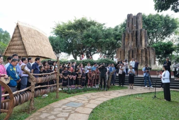 Quang cảnh lễ khai mạc. 