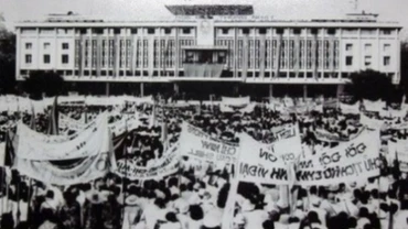 Nhân dân đón mừng ngày chiến thắng. (Ảnh tư liệu)