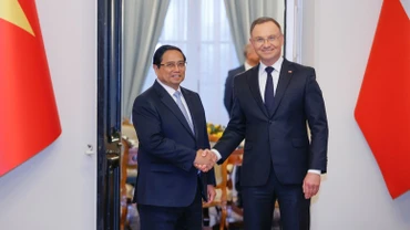 Thủ tướng Chính phủ Phạm Minh Chính và Tổng thống Ba Lan Andrzej Duda (Ảnh: NHẬT BẮC/VGP).
