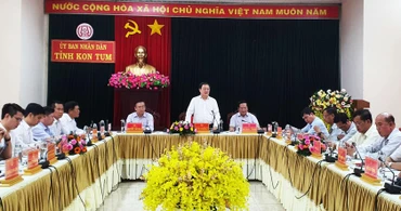 Bộ trưởng Huỳnh Thành Đạt phát biểu tại buổi làm việc,