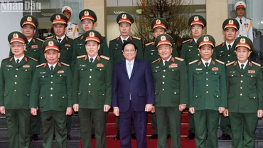 [Ảnh] Thủ tướng Phạm Minh Chính thăm, chúc Tết cán bộ Tổng cục II - Bộ Quốc phòng 