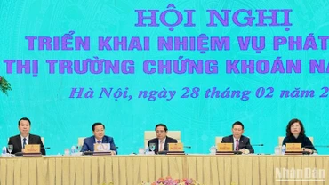 Thủ tướng Phạm Minh Chính dự và chỉ đạo hội nghị.