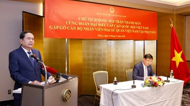Chủ tịch Quốc hội gặp gỡ cán bộ, nhân viên Đại sứ quán Việt Nam tại Nhật Bản
