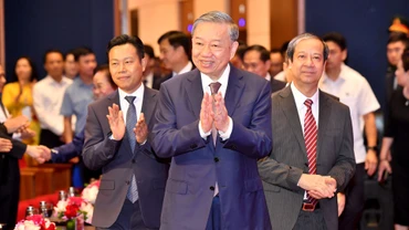 Tổng Bí thư Tô Lâm gặp mặt đại diện nhà giáo, cán bộ quản lý giáo dục nhân Ngày Nhà giáo Việt Nam 20/11.