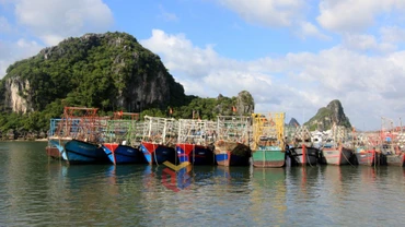 Quảng Ninh đang khẩn trương kêu gọi tàu thuyền về nơi tránh trú bão an toàn.