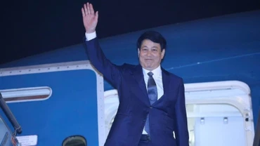 Chủ tịch nước Lương Cường và đoàn đại biểu cấp cao Việt Nam lên đường thăm chính thức Cộng hòa Chile, Cộng hòa Peru và tham dự Tuần lễ cấp cao APEC. (Ảnh: TTXVN) 