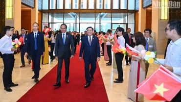 [Ảnh] Chủ tịch Quốc hội Vương Đình Huệ hội kiến Tổng thống Indonesia Joko Widodo