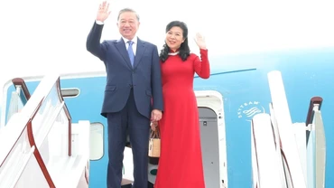 [Ảnh] Tổng Bí thư, Chủ tịch nước Tô Lâm và Phu nhân rời Quảng Châu, lên đường đến Bắc Kinh