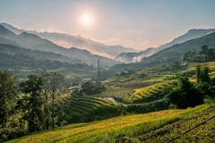 Sa Pa nổi tiếng với những thửa ruộng bậc thang tuyệt đẹp và các bản làng dân tộc đậm nét văn hóa đặc trưng. (Ảnh: Unsplash-Denis Sobnako)