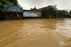 Nhiều địa phương tại thành phố Huế ngập nặng do mưa lũ. (Ảnh: QUANG TIẾN)