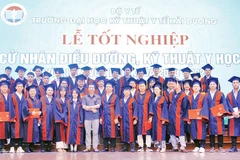 Một buổi lễ tốt nghiệp cử nhân điều dưỡng, kỹ thuật y học tại Trường đại học Kỹ thuật y tế Hải Dương.
