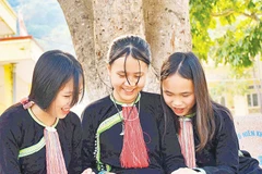 Phần lớn học sinh Trường phổ thông dân tộc bán trú THCS Nậm Cha là con em đồng bào các bản ở xa, phải ở nội trú tại trường.