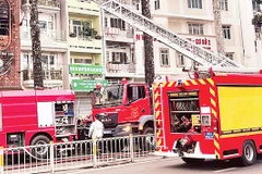 Hiện trường vụ cháy cơ sở kinh doanh trên đường Trần Hưng Đạo làm bốn người chết.