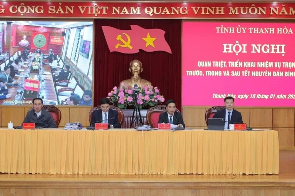 Lãnh đạo Tỉnh ủy Thanh Hóa chủ trì hội nghị.