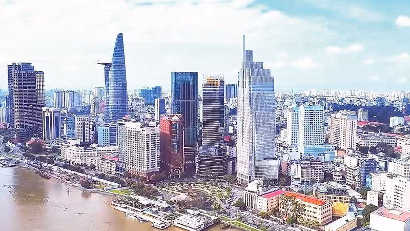 Việc hoàn thiện thể chế giúp Trung tâm tài chính quốc tế tại Thành phố Hồ Chí Minh vận hành thông suốt, thu hút dòng vốn toàn cầu (Ảnh TÙNG ANH)