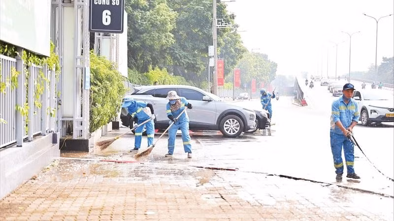 Công nhân Công ty Môi trường đô thị Hà Nội tăng cường vệ sinh môi trường từ ngày 15 đến 25/1.