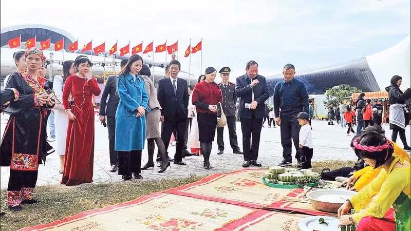 Quảng Ninh luôn quan tâm, chăm lo đến các hoạt động vui Xuân, đón Tết cổ truyền dân tộc.