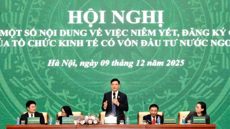 Phó Chủ tịch Ủy ban Chứng khoán Nhà nước Hoàng Văn Thu phát biểu. (Ảnh: Bảo Thu)
