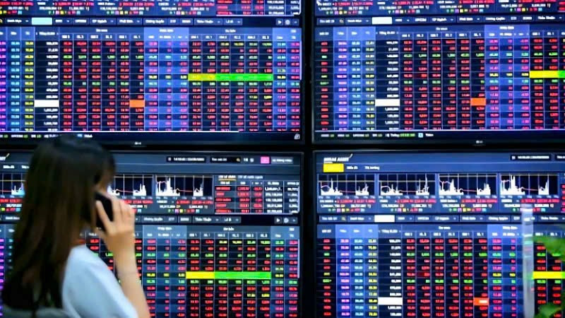 Khi thị trường được vận hành theo tiêu chuẩn quốc tế về thanh toán, lưu ký, bù trừ, công bố thông tin, nhà đầu tư cá nhân sẽ được hưởng lợi từ một môi trường đầu tư an toàn, đáng tin cậy hơn. (Ảnh: Minh An)