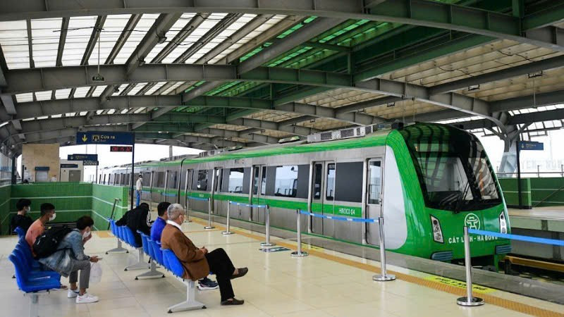 Trong trường hợp cần thiết, có thể tạm dừng khai thác để bảo đảm an toàn tuyệt đối cho hành khách, lái tàu và phương tiện. (Ảnh: THẠCH THẢO)