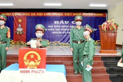 Lực lượng vũ trang trên địa bàn xã đảo Thổ Châu, thành phố Phú Quốc (nay là đặc khu Thổ Châu) bầu đại biểu Quốc hội khóa XV và đại biểu Hội đồng nhân dân các cấp nhiệm kỳ 2021-2026, sáng 21/5/2021. (Ảnh minh họa)