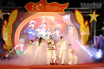 Chương trình nghệ thuật “Công an Lạng Sơn – 80 năm mùa hoa chiến công”.