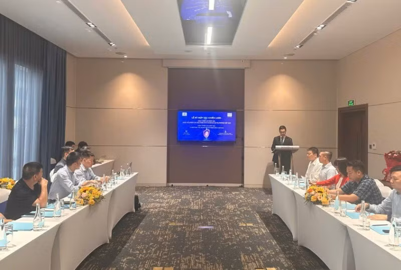 Toàn cảnh lễ ký kết. (Ảnh: BÍCH LIÊN)