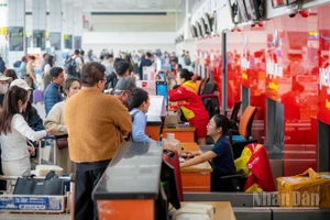 Dự báo Tết Nguyên đán năm nay, sản lượng hành khách đi lại qua Cảng Hàng không quốc tế Nội Bài có thể đạt tăng trưởng hai con số, thiết lập “đỉnh” mới.