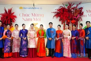 Vietnam Airlines mang không khí Tết cổ truyền lan tỏa trên từng chuyến bay.
