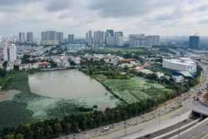 Doanh nghiệp vẫn phải chờ đợi khi nhiều khu đất vẫn chưa xác định được thời điểm, mức giá tính tiền sử dụng đất. 