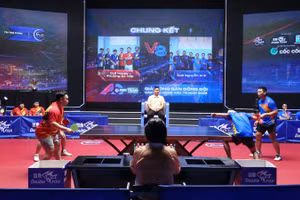 Một trận đánh đôi ở trận chung kết của giải đấu diễn ra vào chiều 26/4.